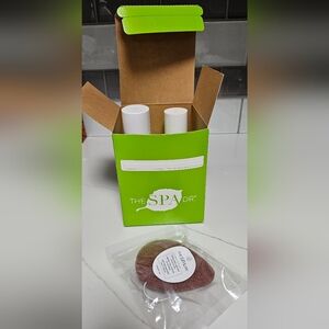 The Spa Dr. Skincare Set with Exfoliating Pad - Age Defying